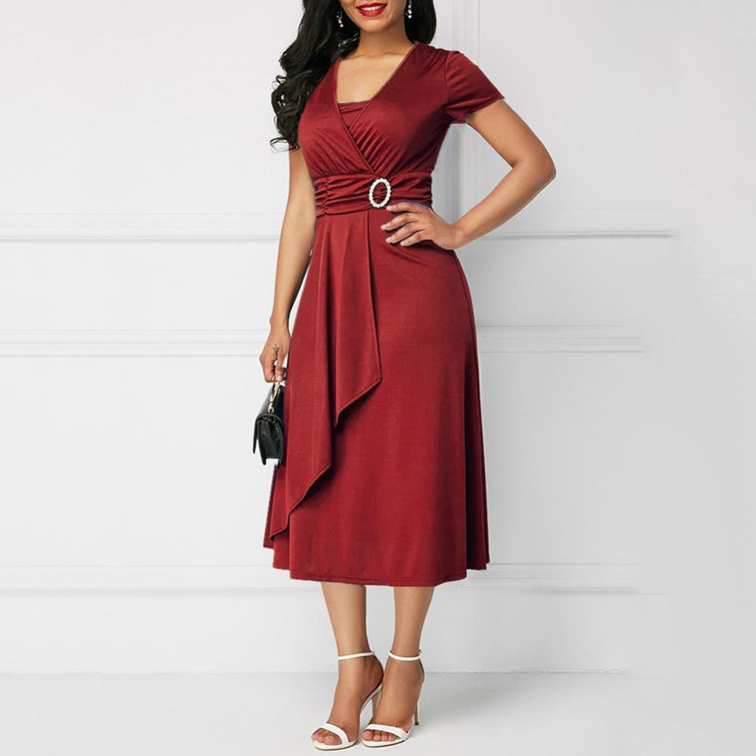 Ulrika : Une robe midi élégante