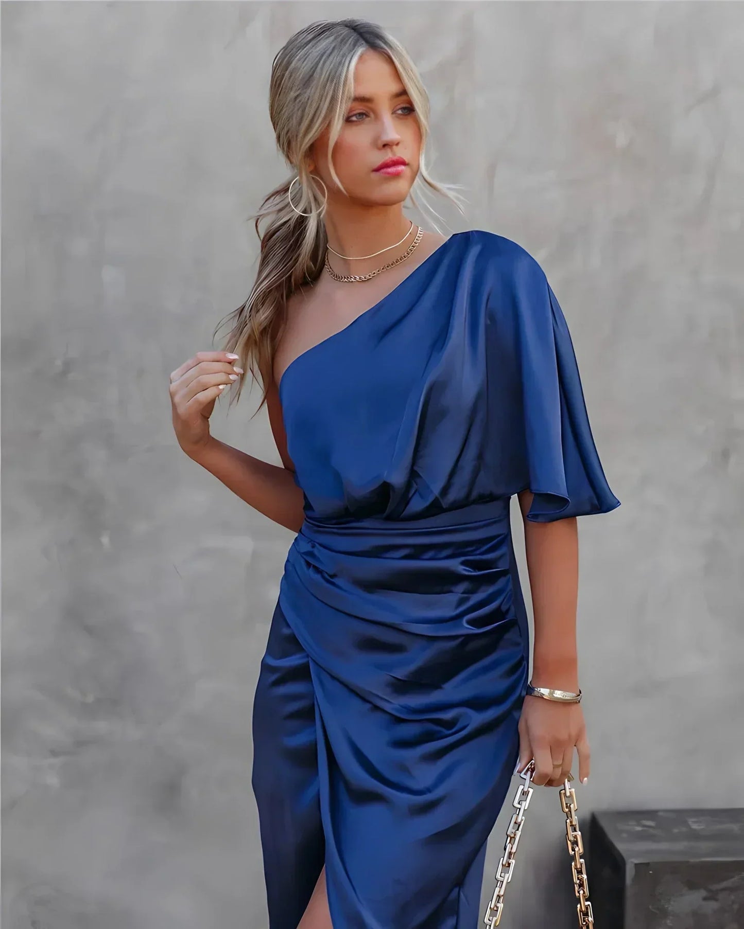 Robe de soie élégante par Sarah
