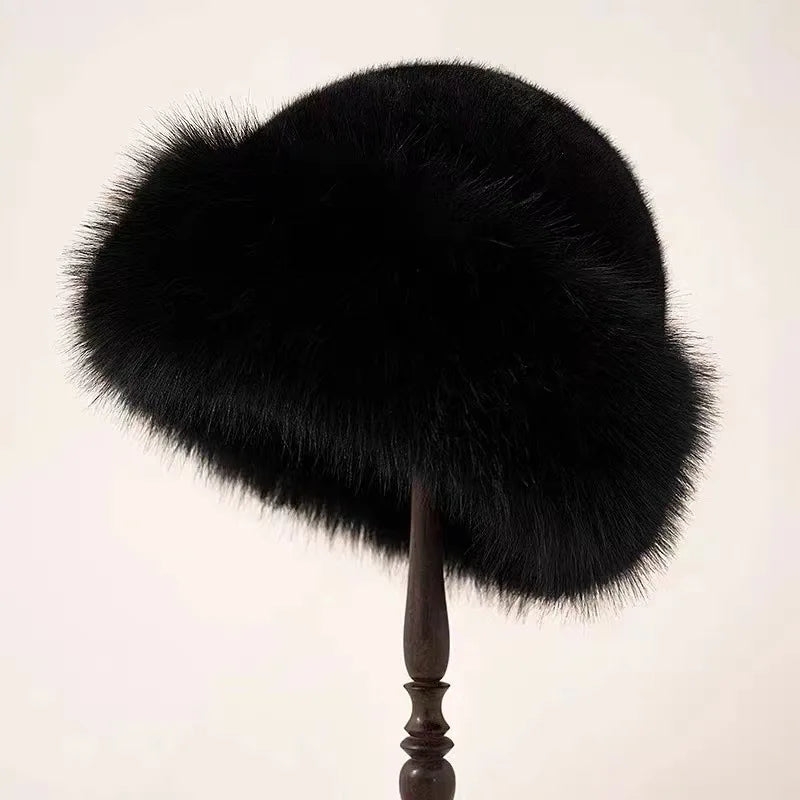 Amara: Elegant White Fur Hat by Berg-Feldt