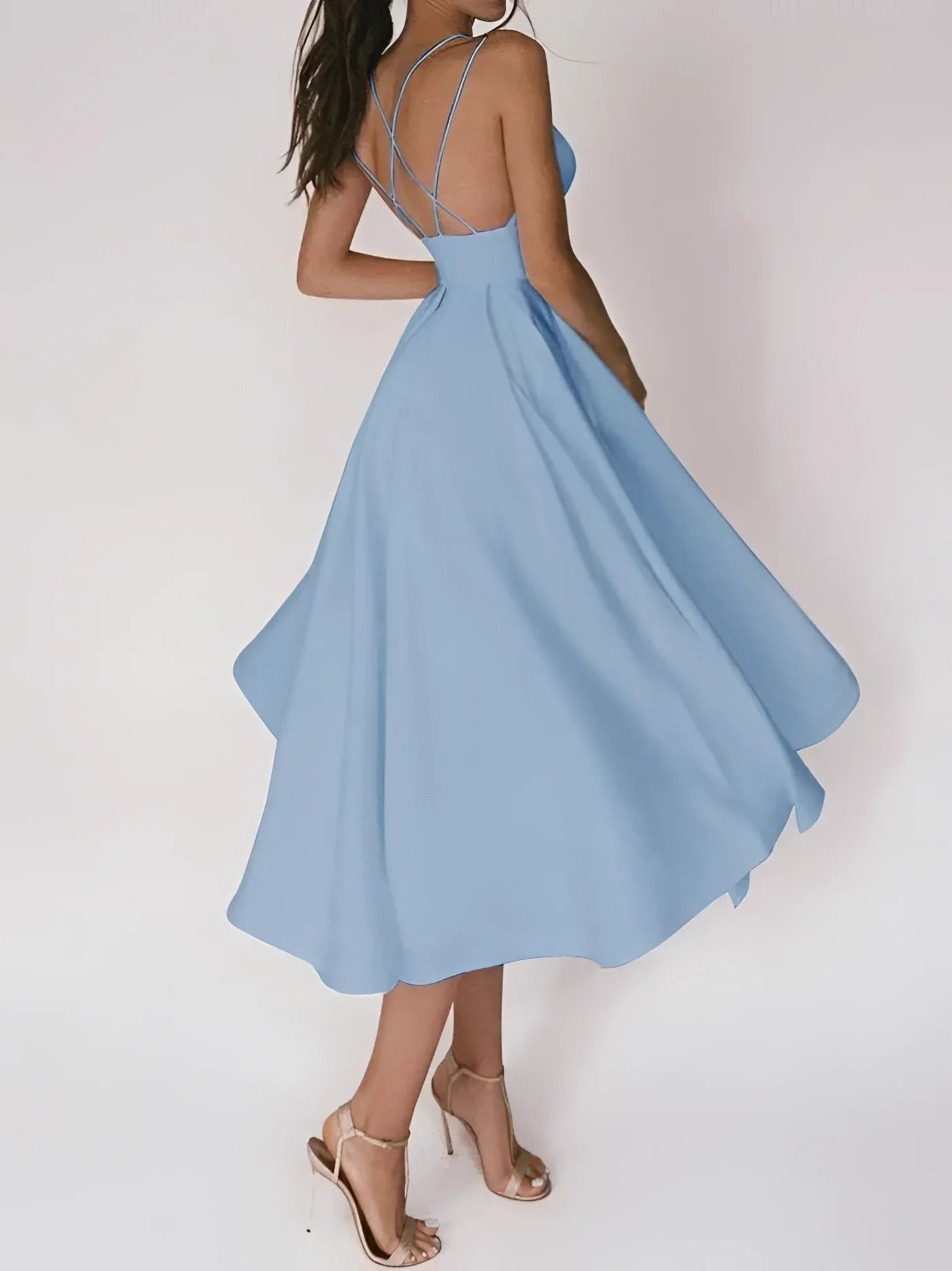 Weißes Spaghettiträger Brautkleid von Berg-Feldt mit Herzausschnitt