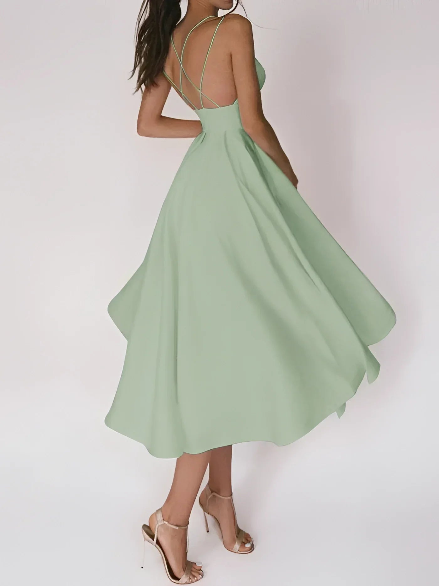 Weißes Spaghettiträger Brautkleid von Berg-Feldt mit Herzausschnitt