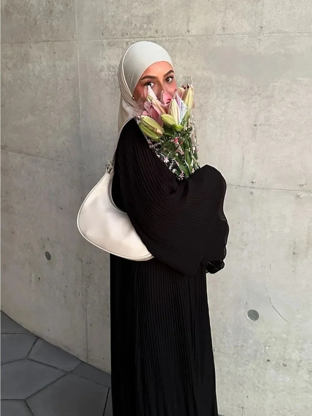 Berg-feldt: Elegantes Faltenkleid, lange Ärmel, bescheidene Abaya
