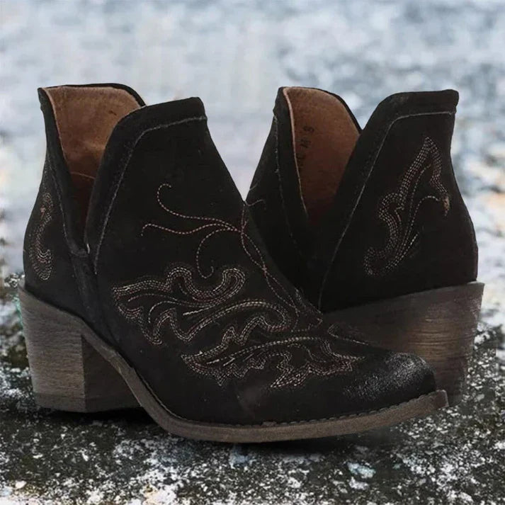 Berg-Feldt | Lässige Stiefeletten mit Hohem Absatz und Kosakenspitze