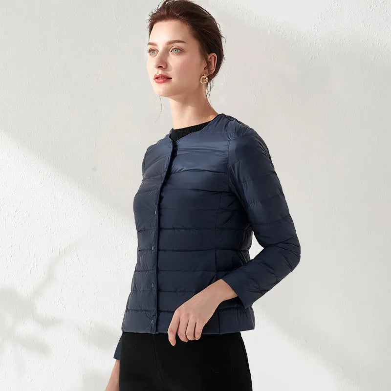 Berg-Feldt | Leichtgewichtige, kragenlose, figurformende Jacke für Damen
