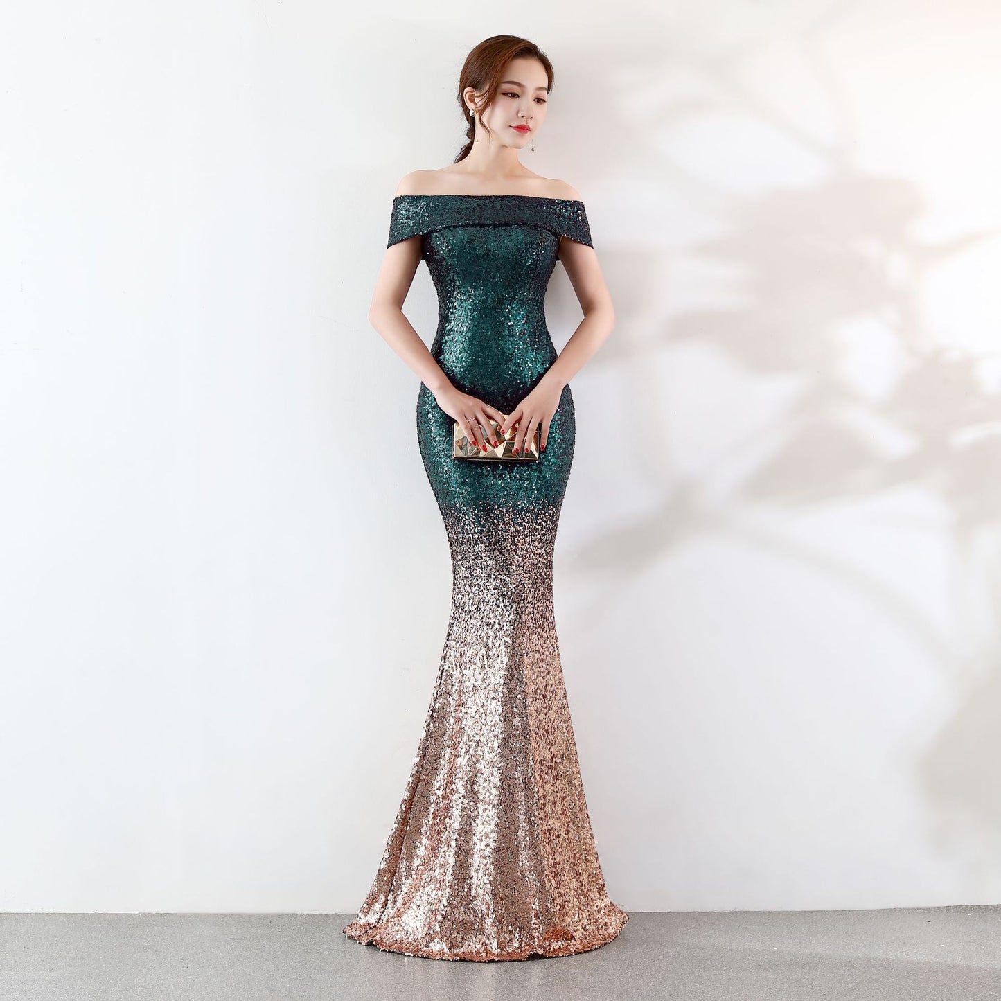 Figurbetontes Abendkleid von Fudus für Geburtstagspartys