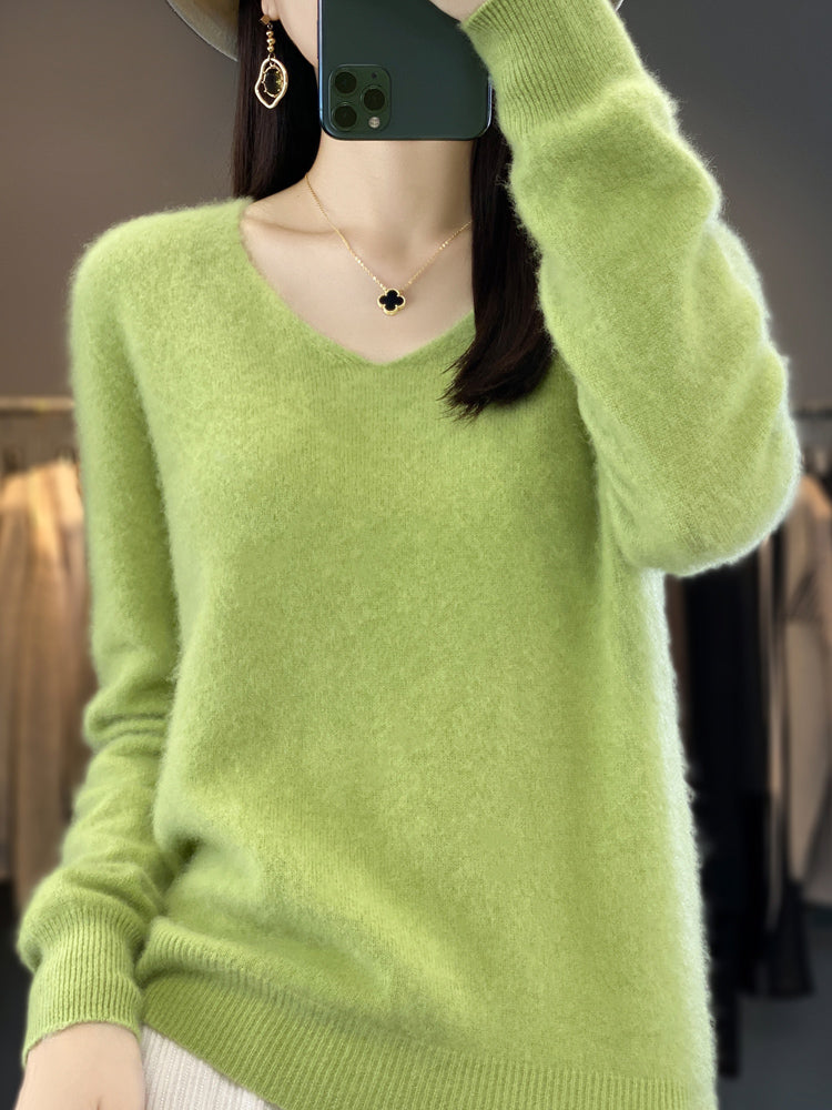 Angenehmer Kaschmirpullover mit V-Ausschnitt von Solaris