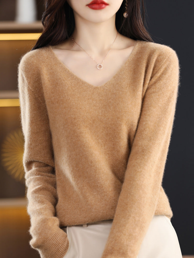 Angenehmer Kaschmirpullover mit V-Ausschnitt von Solaris
