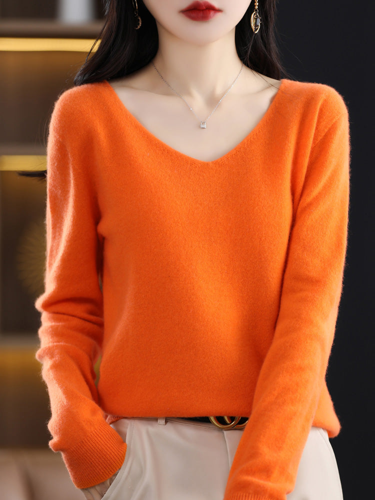 Angenehmer Kaschmirpullover mit V-Ausschnitt von Solaris