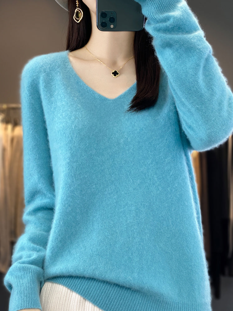Angenehmer Kaschmirpullover mit V-Ausschnitt von Solaris