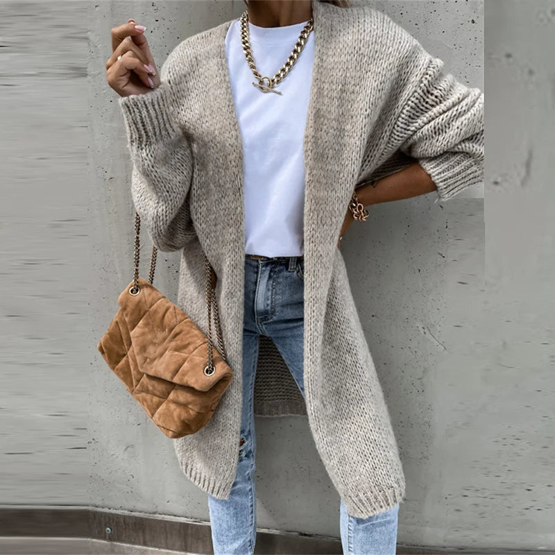 Berg-Feldt | Elegante Kaschmir Damenstrickjacke in Mittlerer Länge