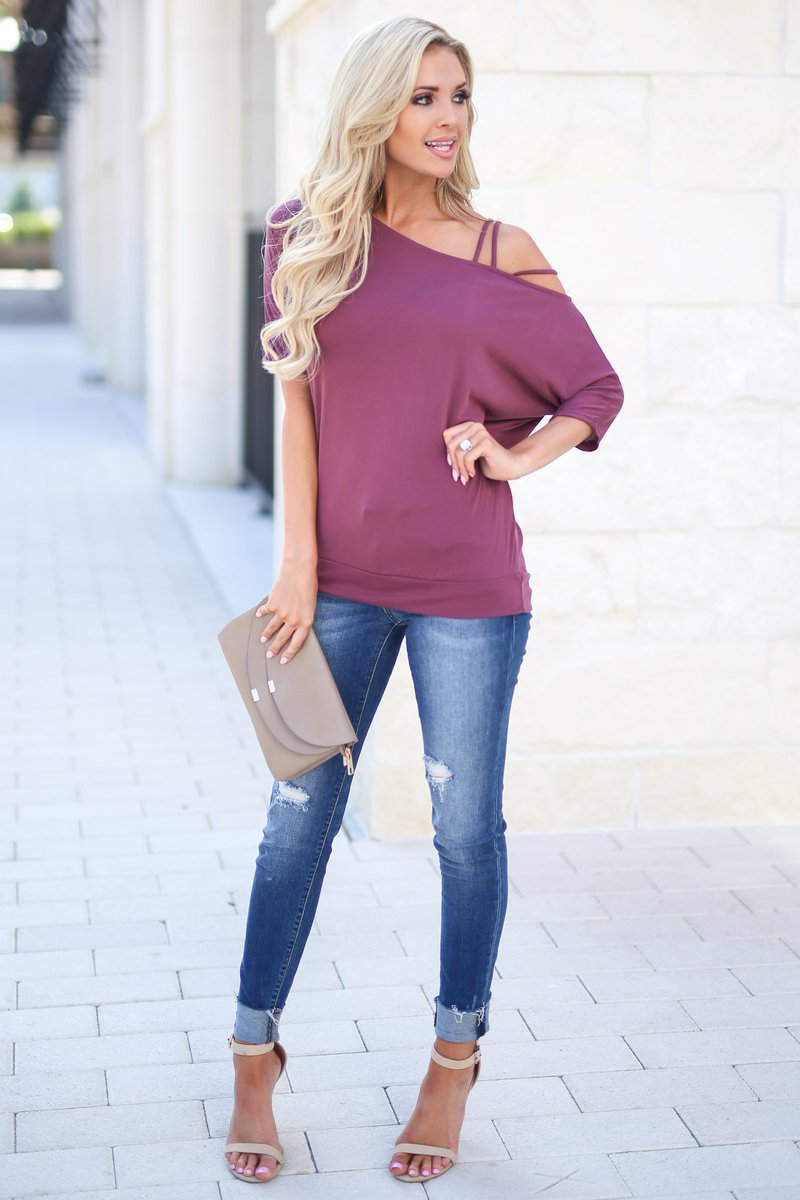 Asymmetrisches Damen-Top mit Trägerdetail von berg-feldt