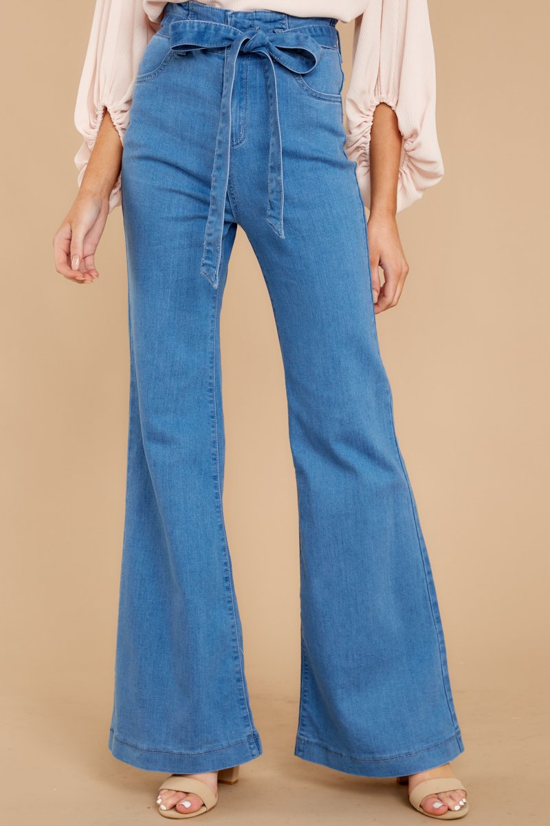 Weite Damenhose mit hohem Bund, Gürtel und weichem Denim von berg-feldt