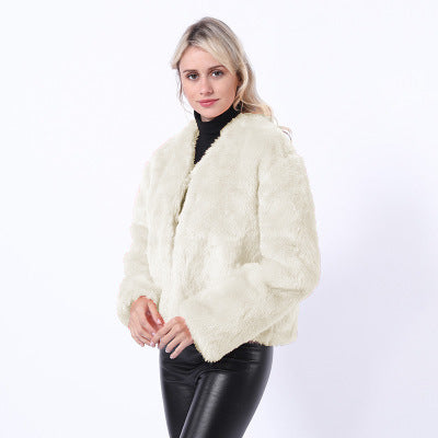 Veste courte en fausse fourrure pour femme avec coupe moderne et manches larges Berg-Feldt