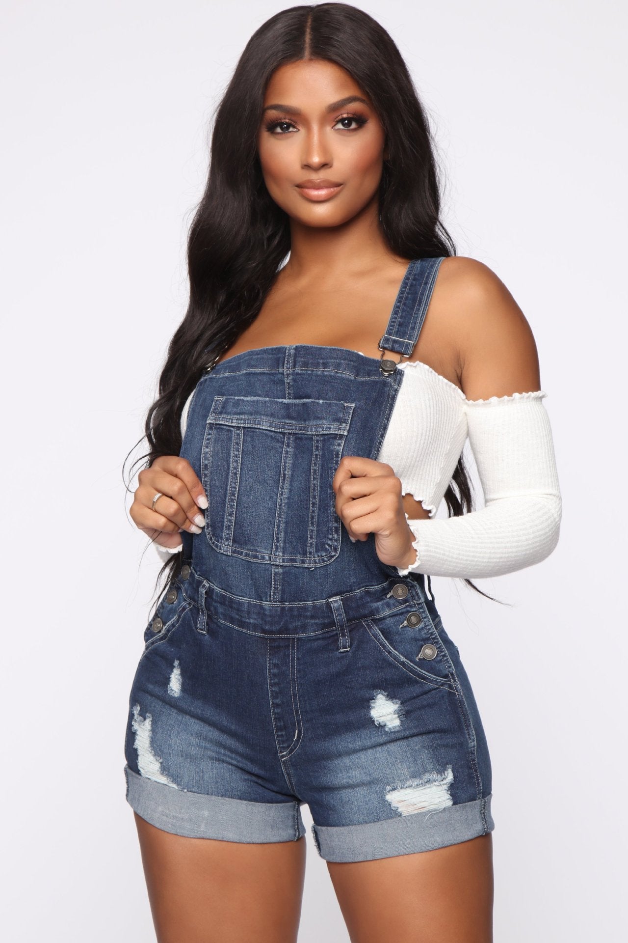 Lässige Damen Jeans-Shorts im Used-Look mit verstellbaren Trägern von berg-feldt