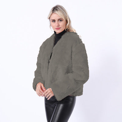Veste courte en fausse fourrure pour femme avec coupe moderne et manches larges Berg-Feldt