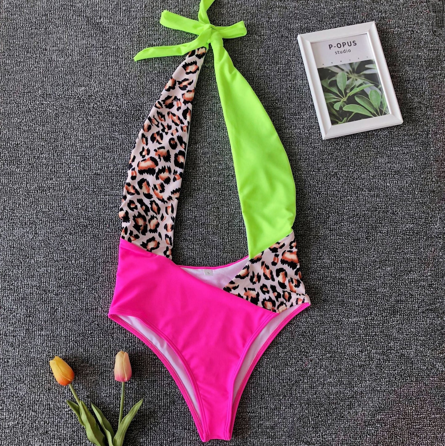 Maillot de bain femme Berg-Feldt asymétrique avec détails de nœuds sophistiqués