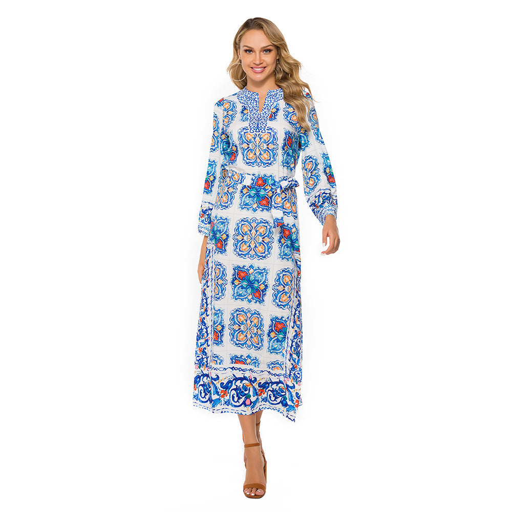Elegantes Maxikleid für Damen mit kunstvollem Muster und langen Ärmeln von berg-feldt