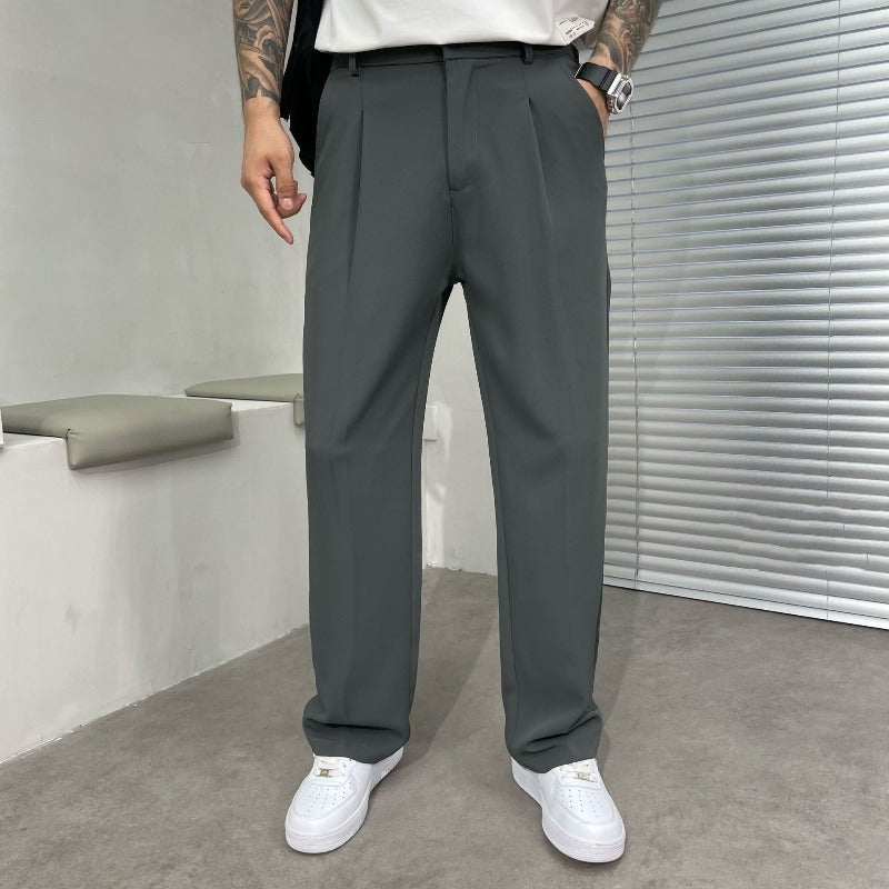 Pantalon homme élégant, coupe large plissée