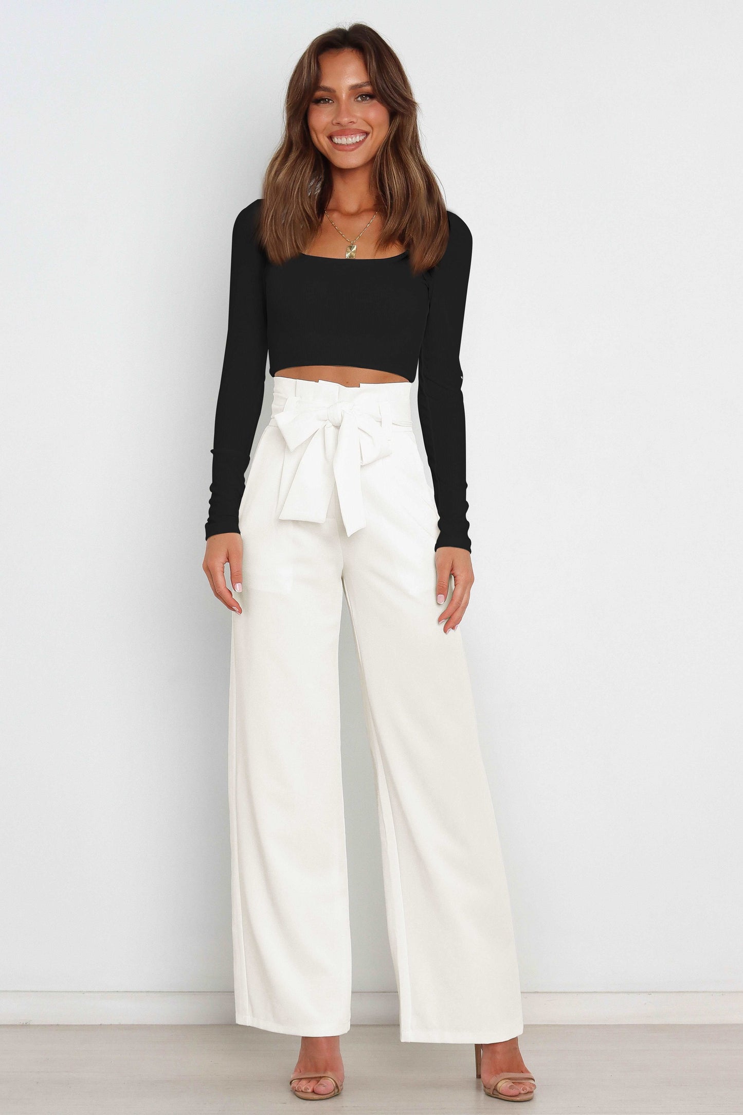 Berg-Feldt | Hohe Taille Paperbag Hose mit Schleifendetail