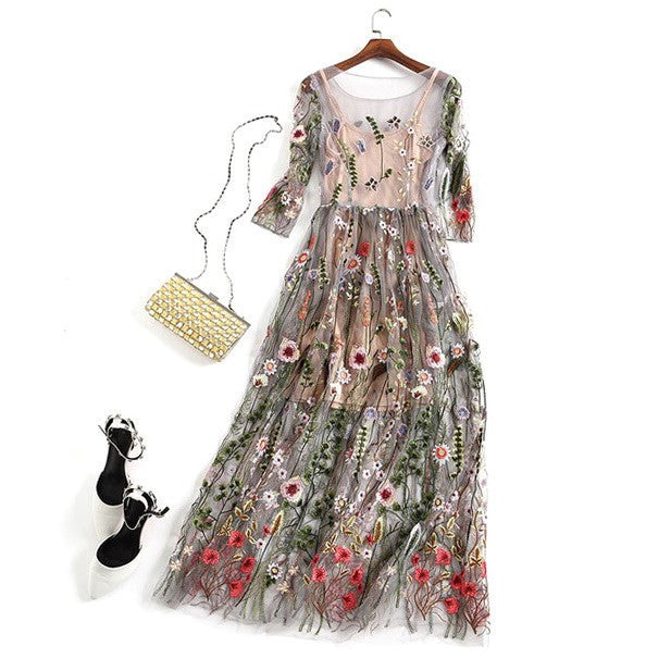 Robe Fudus bohème à fleurs et empiècements en résille