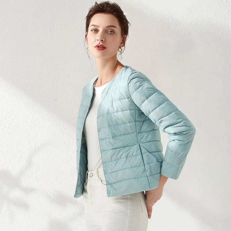Berg-Feldt | Leichte, kragenlose und figurbetonende Damen-Daunenjacke
