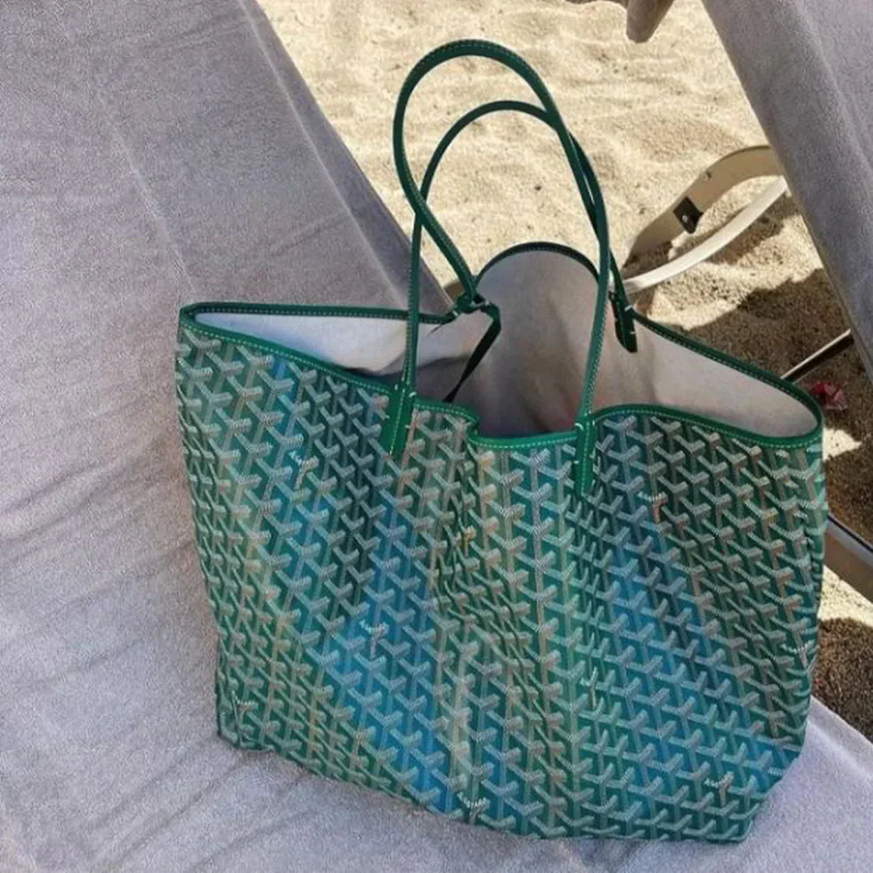 berg-feldt | Stylish Women's Handbag for Everyday Use