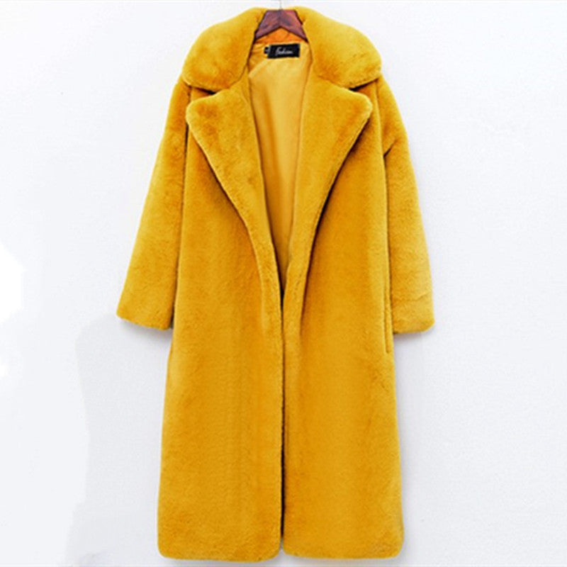 Manteau élégant et volumineux en fausse fourrure avec large col Berg-Feldt pour femme
