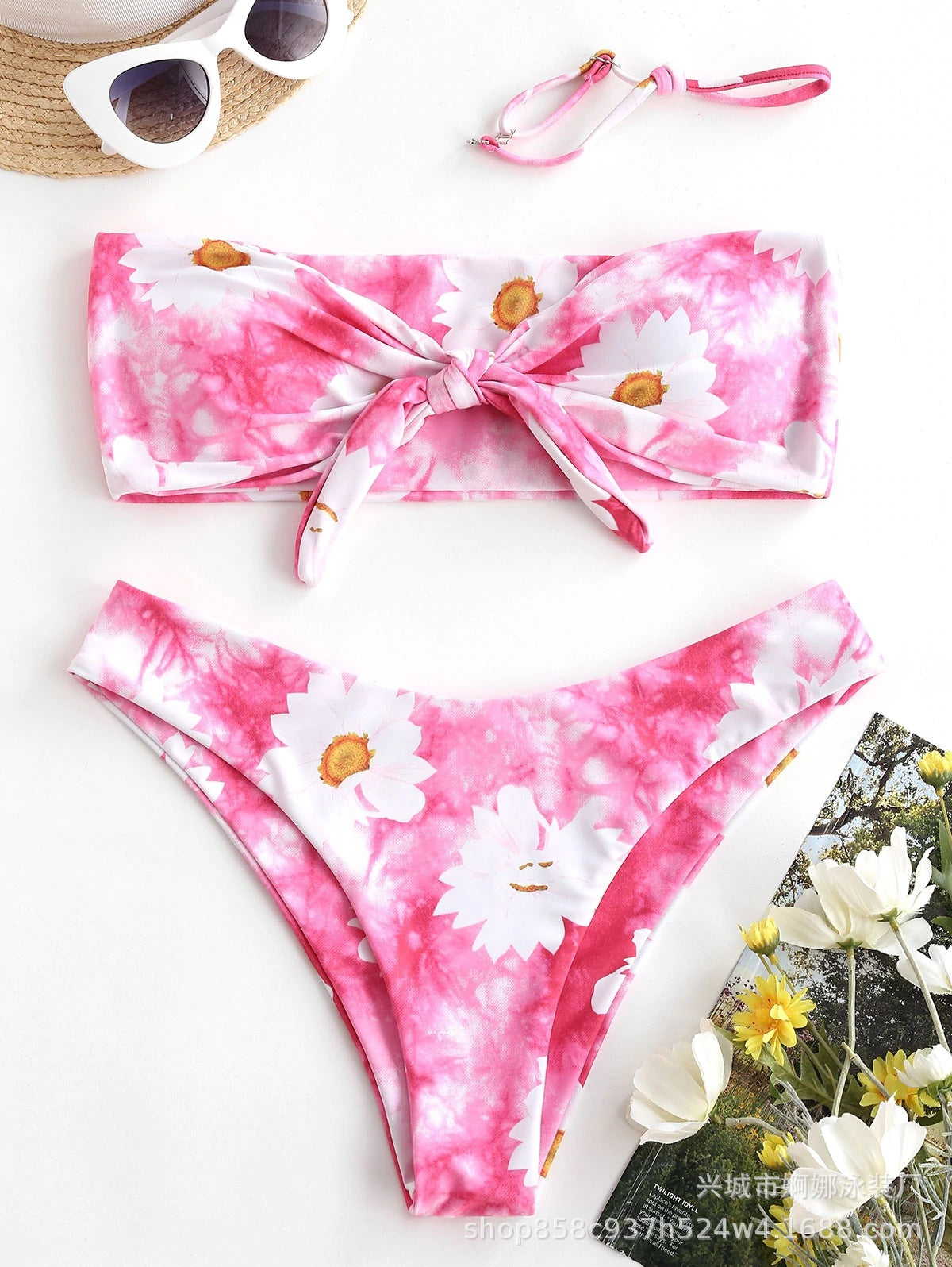 Frauen Bandeau Bikini mit Blumenmuster und hohem Beinschnitt berg-feldt