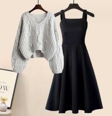 Berg-Feldt | Ensemble deux pièces composé d'un pull en maille croisée de haute qualité et d'une robe élégante