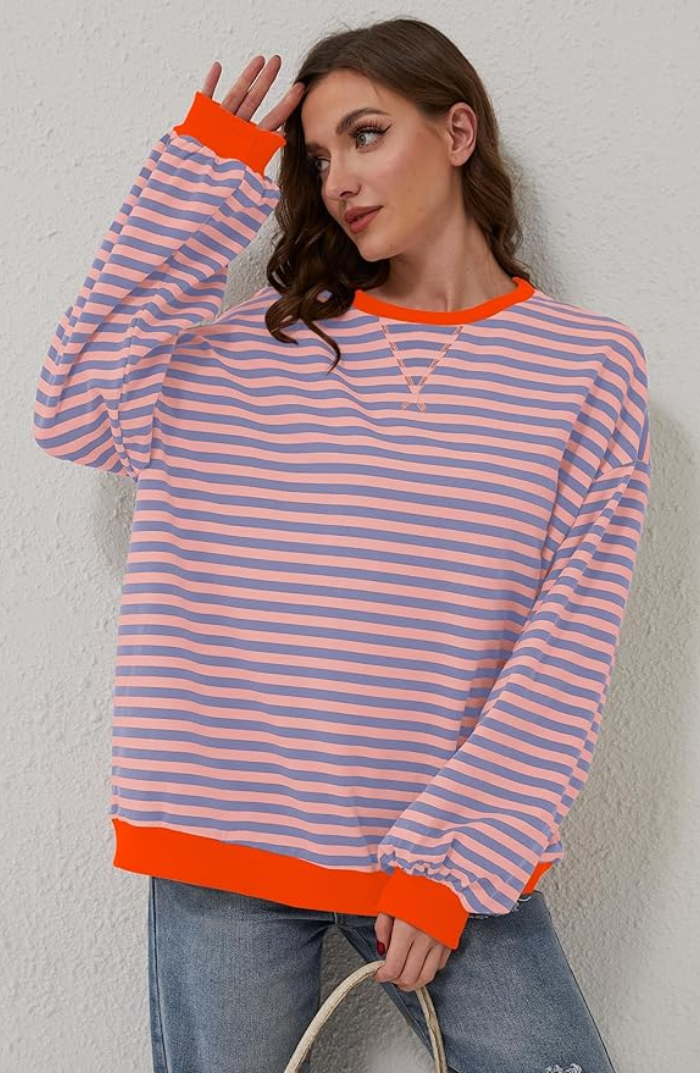 Stilvolles, warmes und verspieltes Oversized-Sweatshirt von Fudus mit Streifen