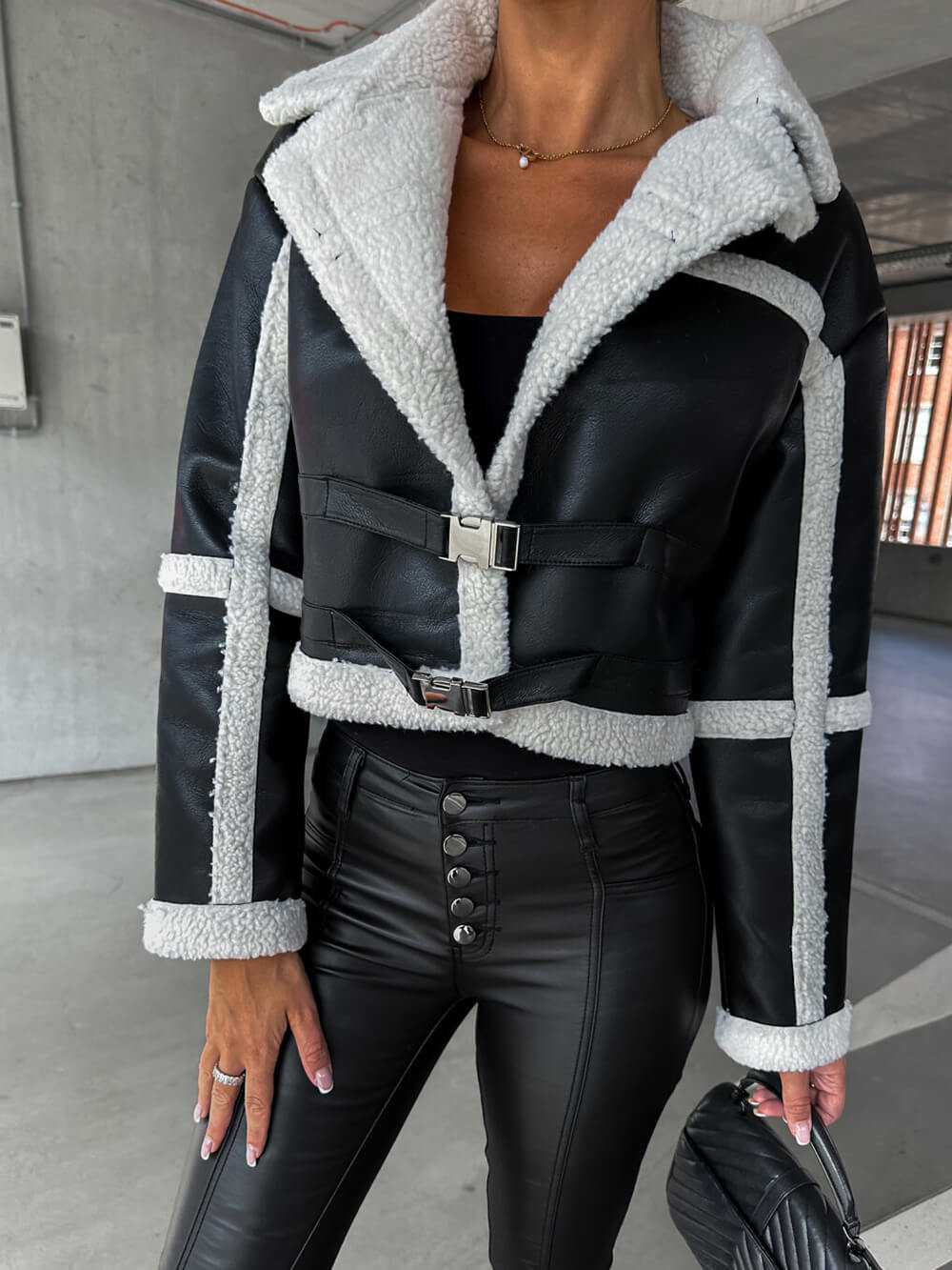 Berg-Feldt | Elegante Lederjacke mit Plüschbesatz