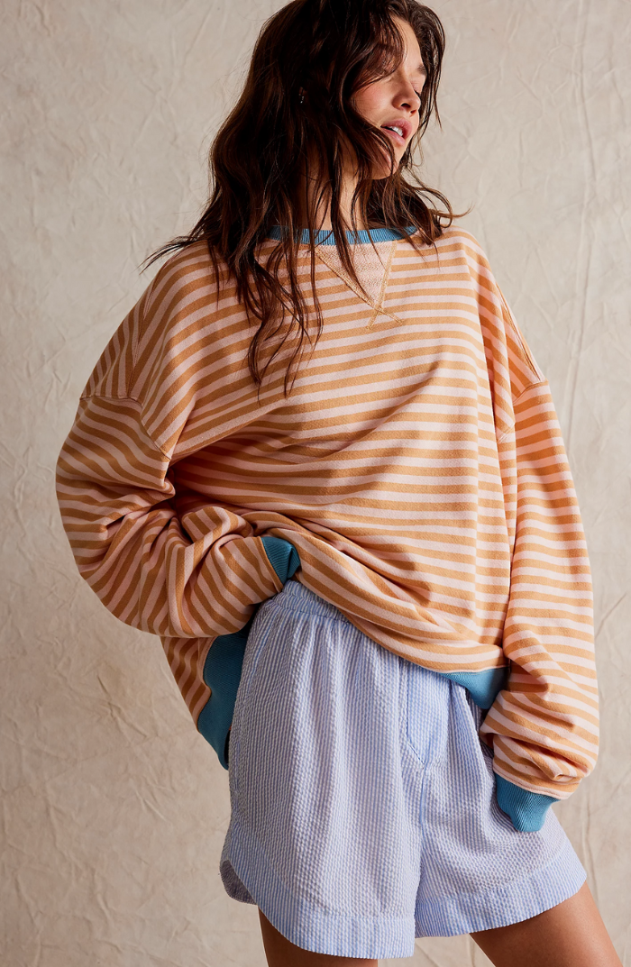 Sweat-shirt pour femme : style rayé décontracté avec des touches de couleur par Fudus