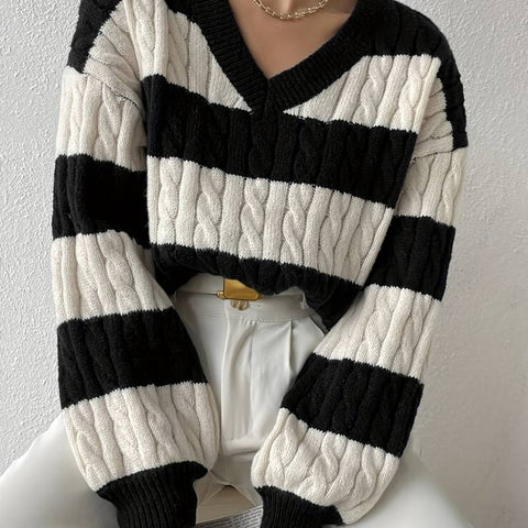 Berg-Feldt | Gestreifter eleganter Pullover mit V-Ausschnitt