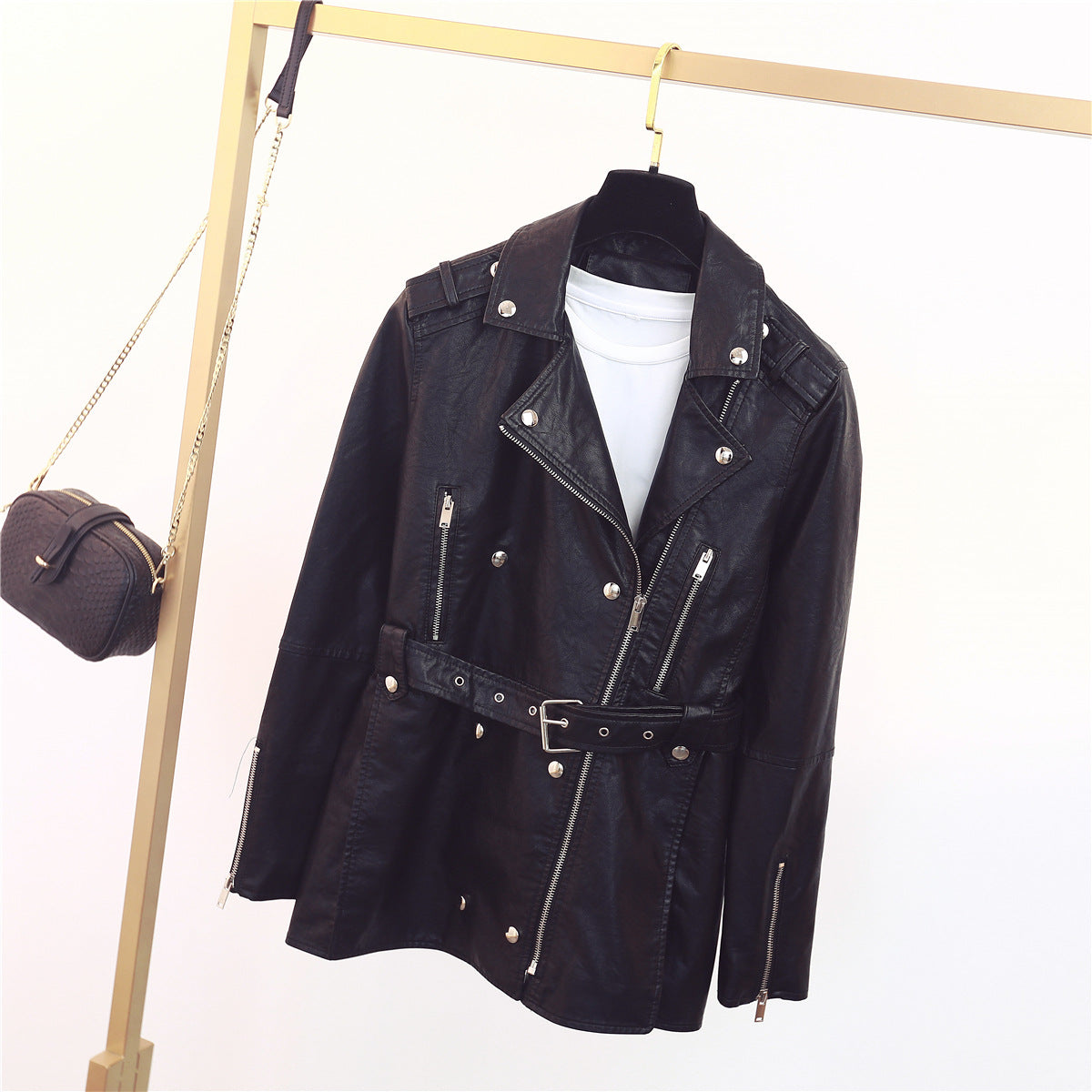 Damen zeitlose Bikerjacke aus Kunstleder mit Gürtel und Reißverschlussdetails Berg-Feldt