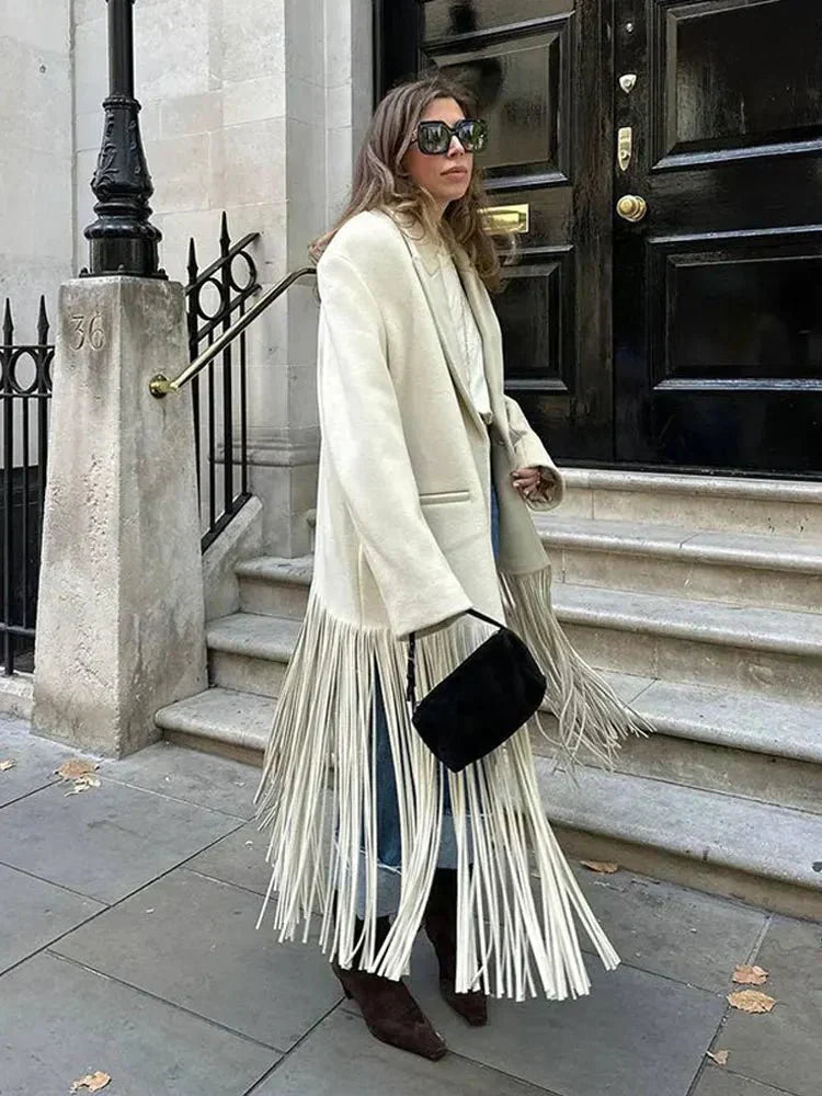 Berg-Feldt | Eleganter und warmer Damenwollmantel mit Quastenfransen