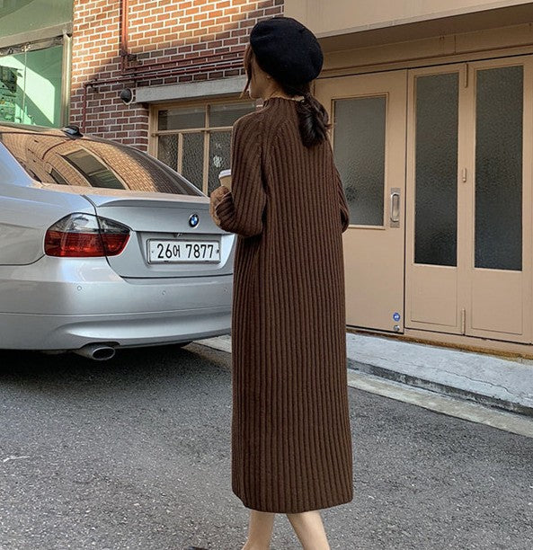Robe pull femme avec un beau motif côtelé et des détails de coupe élégants Berg-Feldt