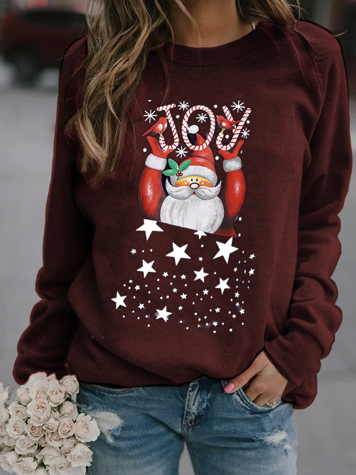 Frauenpullover mit Berg-Feld-Motiv