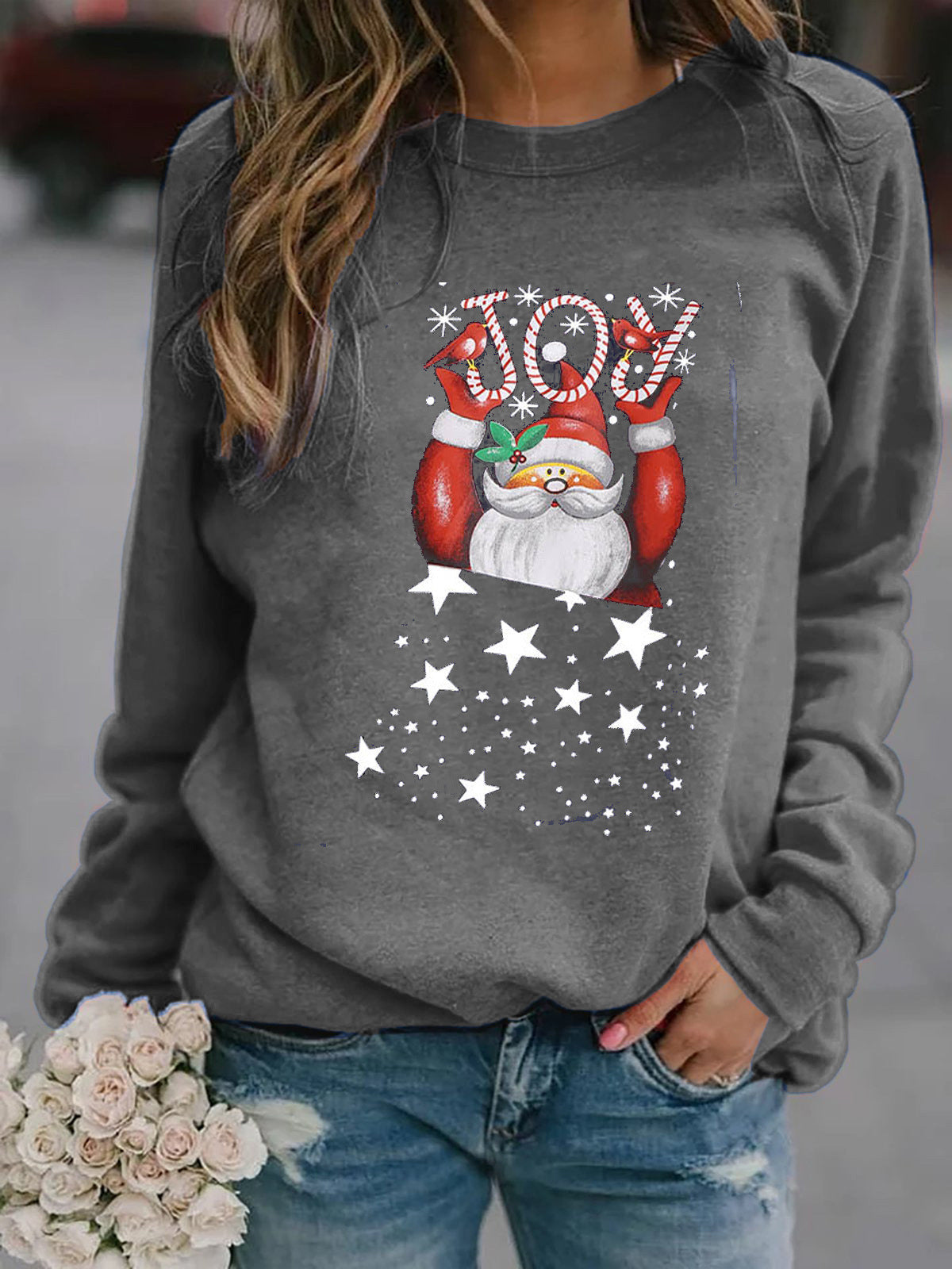 Frauenpullover mit Berg-Feld-Motiv