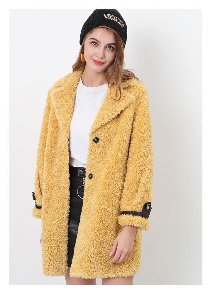 Manteau court femme duveteux avec col et boutons tendance Berg-Feldt