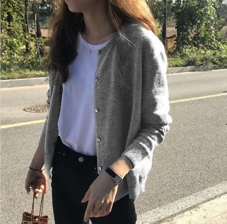 Damen Strickjacke mit feiner Textur und eleganten Knopfdetails Berg-Feldt
