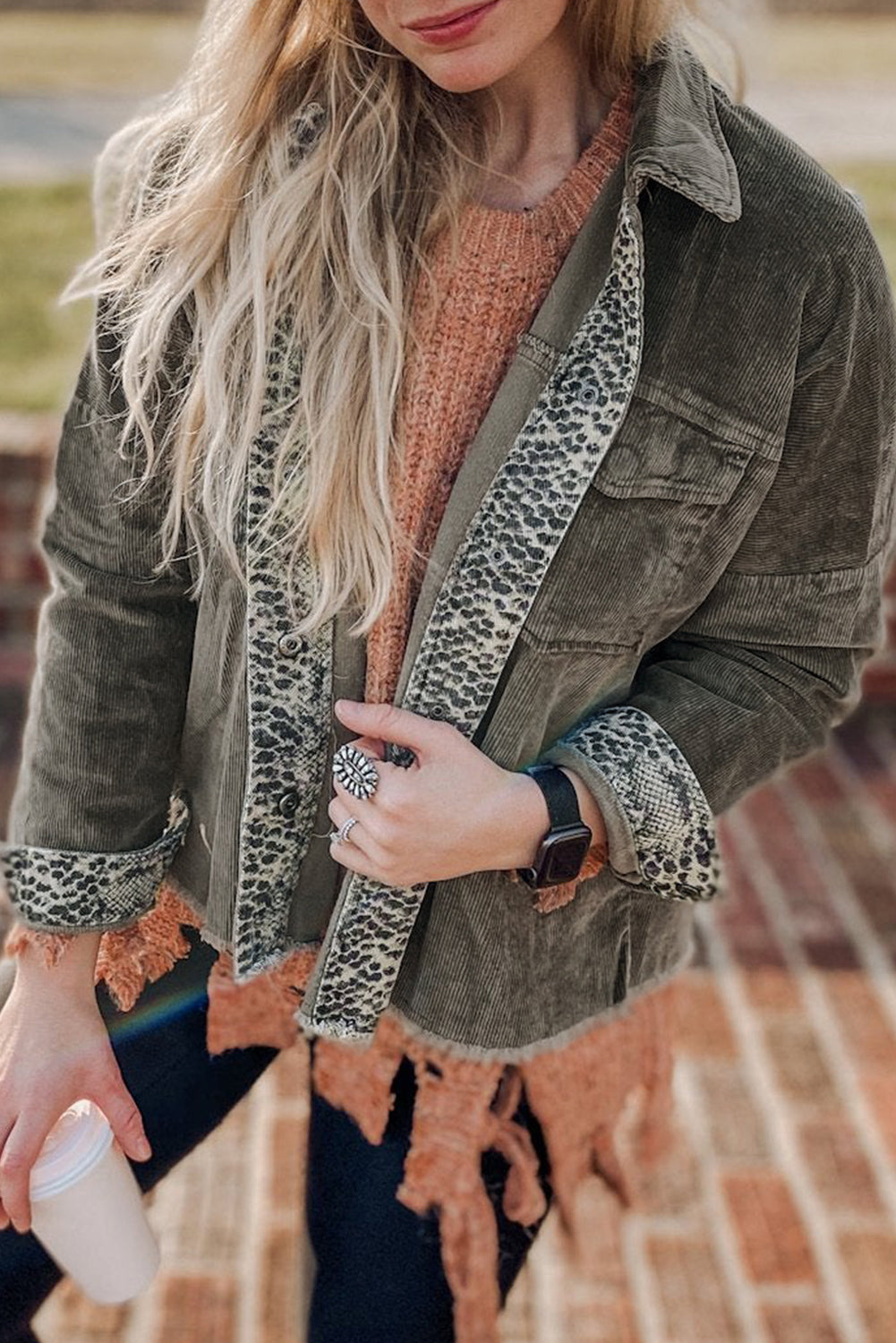 Berg-Feldt | Samtjacke mit Tierdruck Details Stilvoll und Einzigartig Ideal für Den Alltag