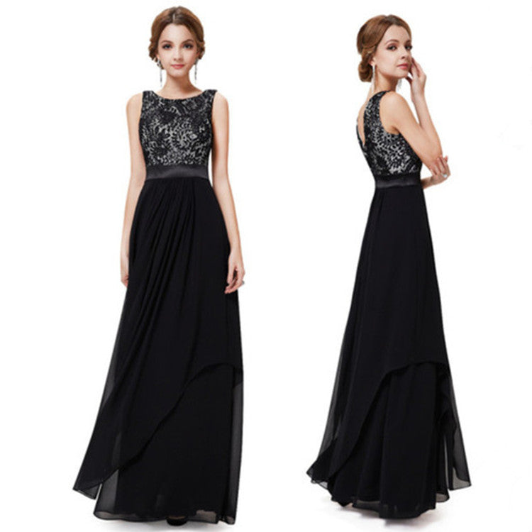 Robe en mousseline et dentelle par Fudus