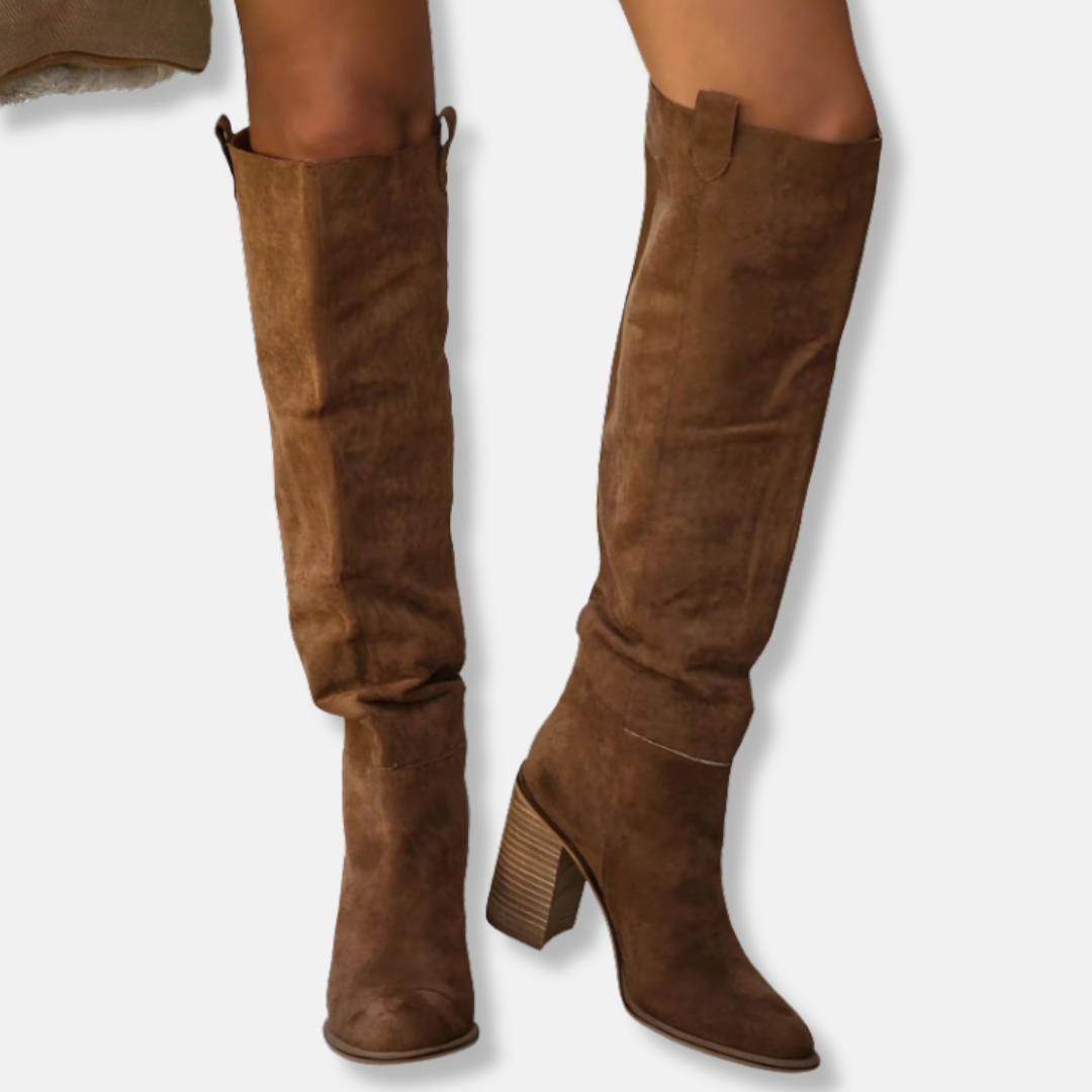 Berg-Feldt | Knöchelhohe Stiefel - Wildlederähnliches Textil - Chunky Blockabsatz - Spitz Zulaufende Zehen