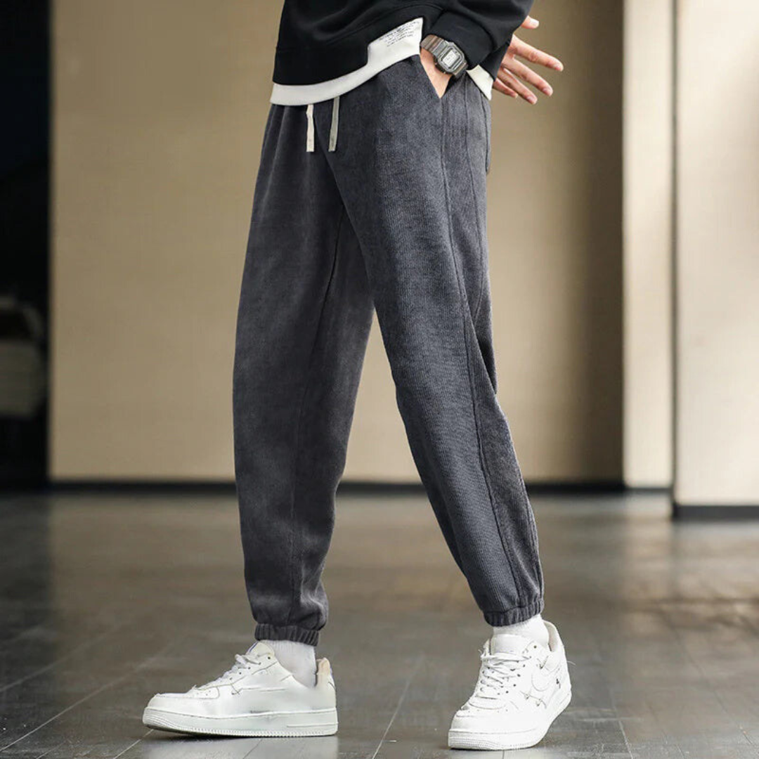 Pantalon élégant en velours côtelé doux de chez Arnold pour homme