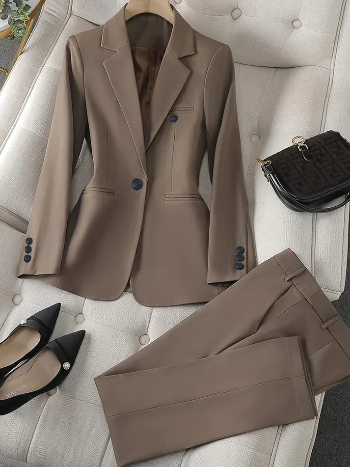 Berg-Feldt | Klassischer Stil mit Revers-Blazer-Set