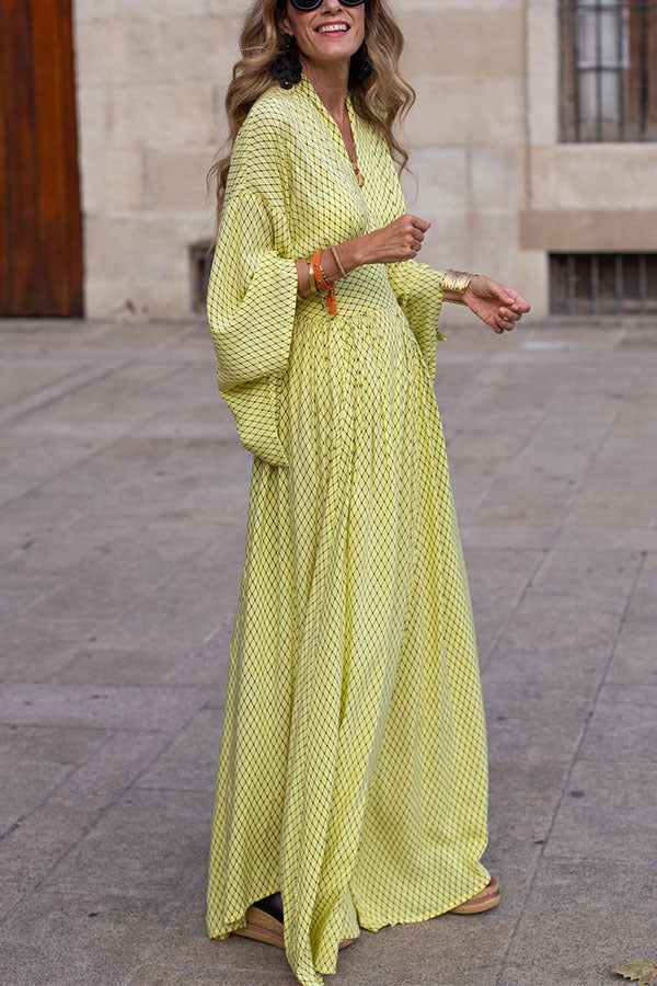 Longue robe Meredith à col en V et taille ajustée