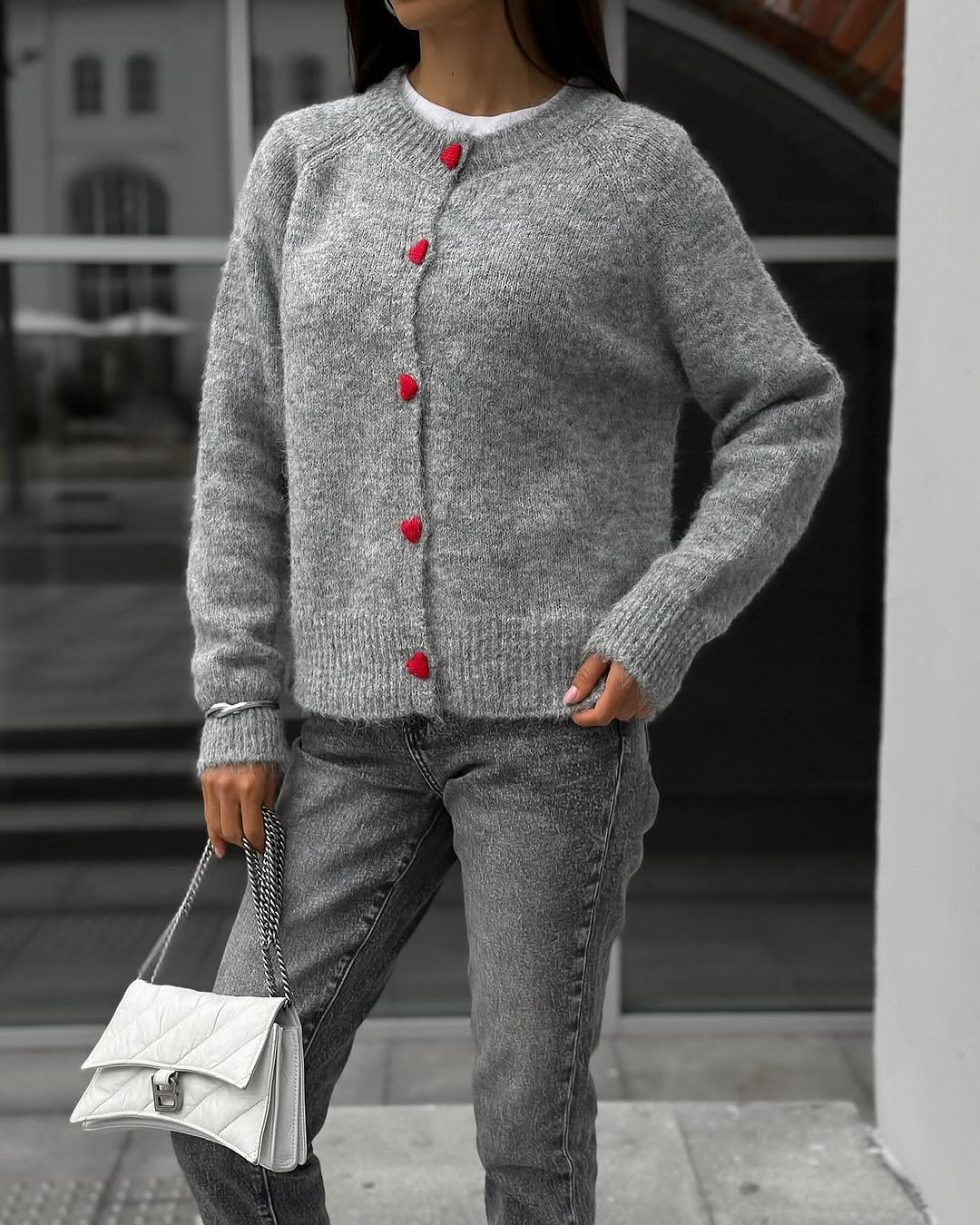 Berg-Feldt | Kuschelige Strickjacke mit Herzknöpfen