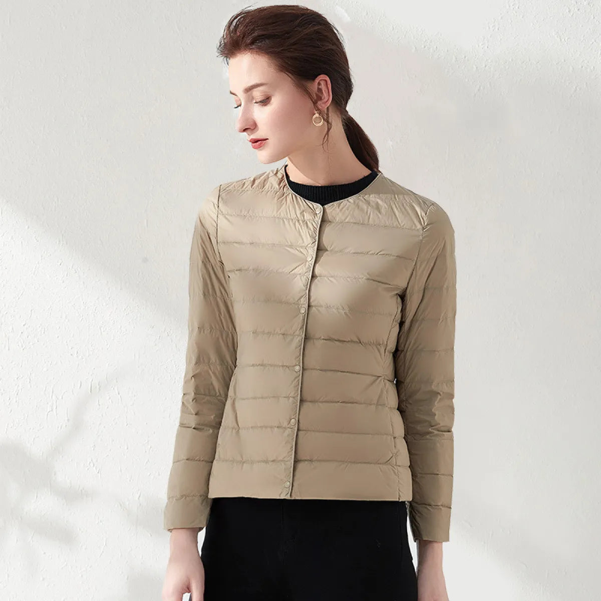 Berg-Feldt | Leichtgewichtige, kragenlose, figurformende Jacke für Damen