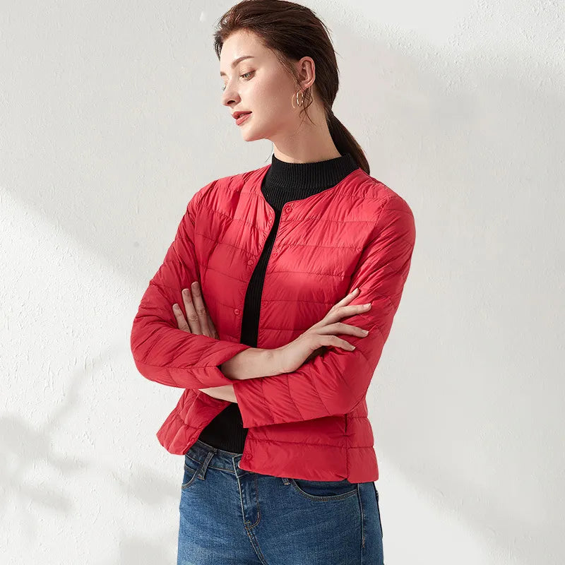 Berg-Feldt | Leichte, kragenlose und figurbetonende Damen-Daunenjacke