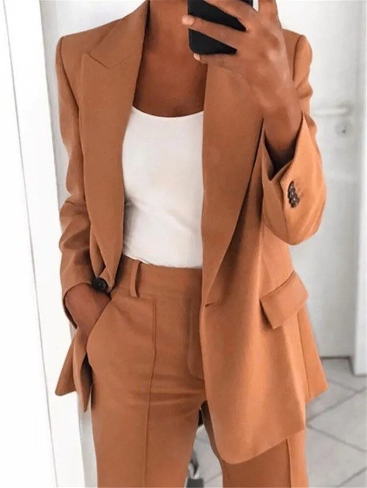 Avelena Blazer Femme : Un costume élégant à la coupe parfaite